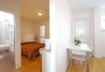 Amadei Figaro&apartments 3* Pesaro